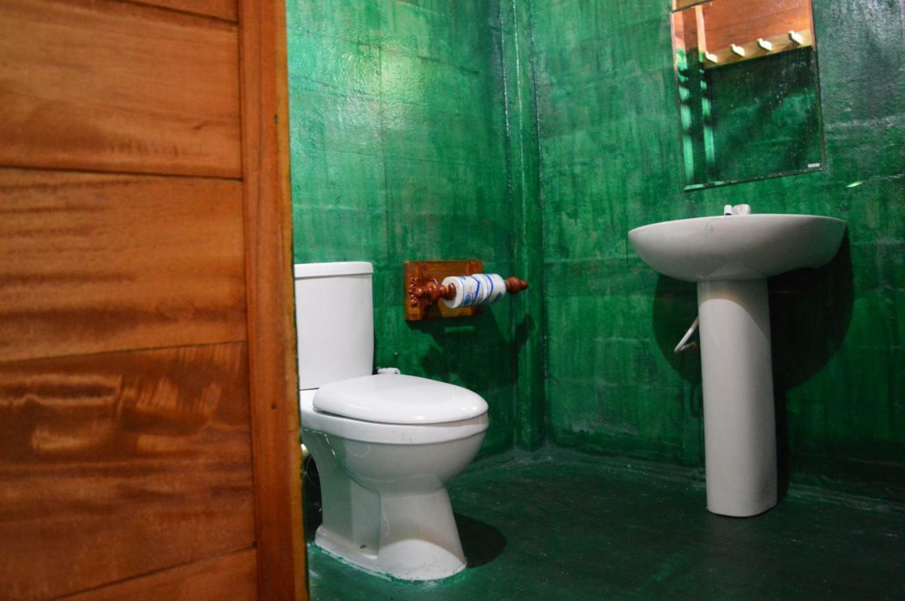 Kumbuk Tree House Yala Villa Tissamaharama Bagian luar foto