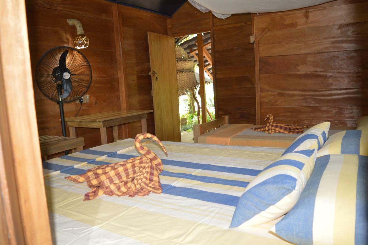 Kumbuk Tree House Yala Villa Tissamaharama Bagian luar foto