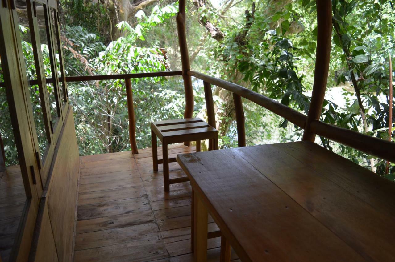 Kumbuk Tree House Yala Villa Tissamaharama Bagian luar foto