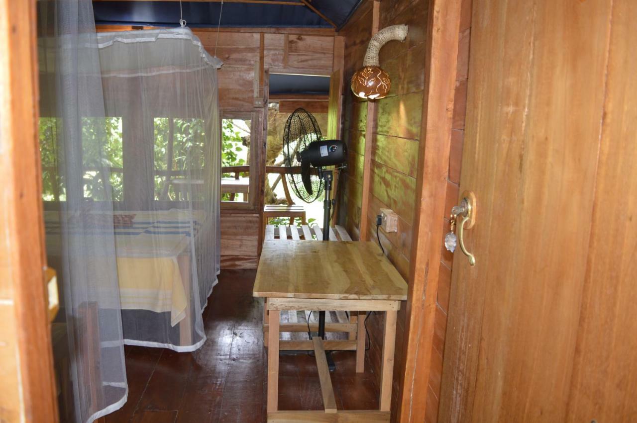 Kumbuk Tree House Yala Villa Tissamaharama Bagian luar foto